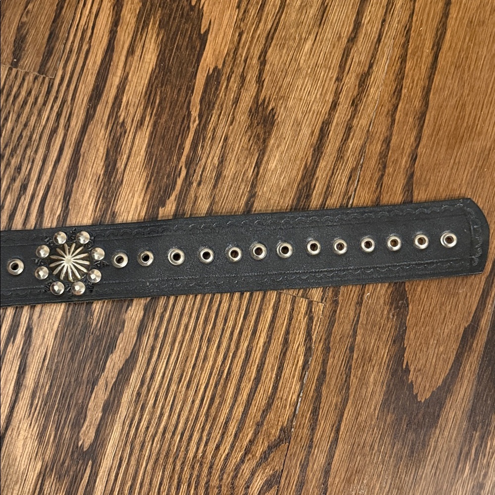 Black Leather Belt with Silver Accents - Picture 4 of 10